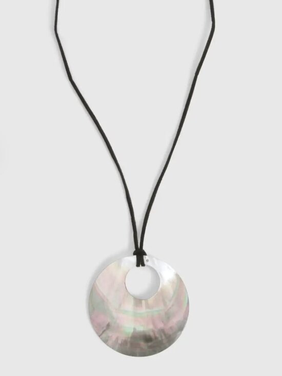 Shell Detail Ring Rope Necklace - Picture 6 of 6